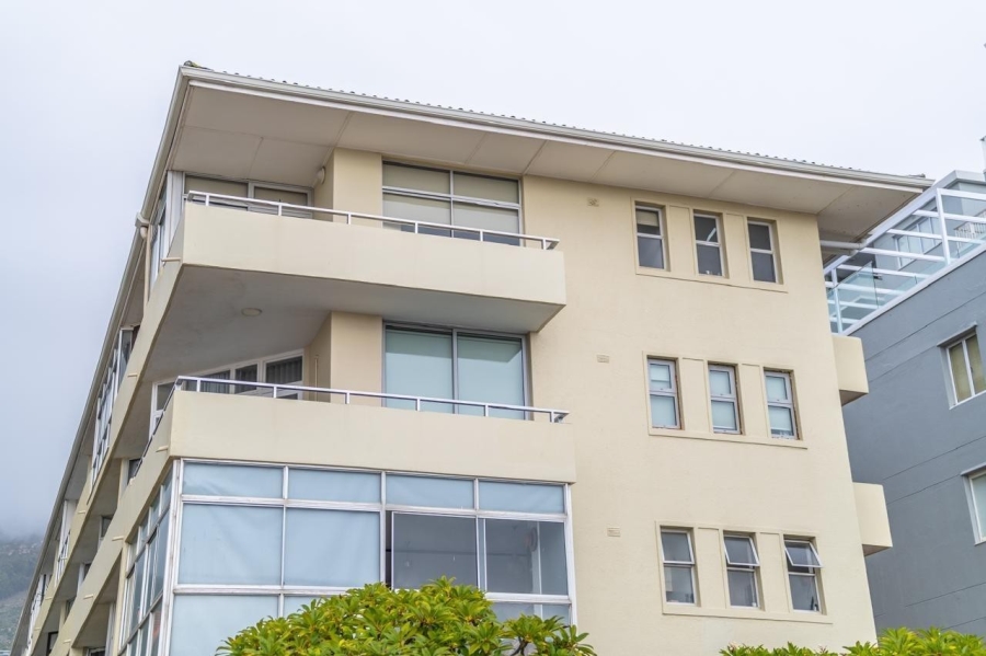 To Let 1 Bedroom Property for Rent in Sea Point Western Cape